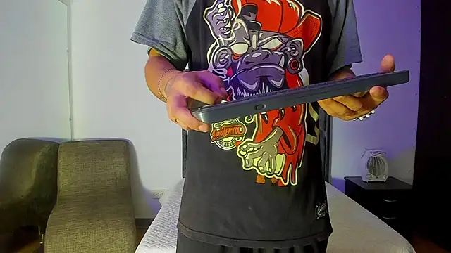 wyatt 3 online show from 10-10-25, 11:53