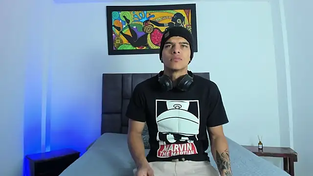 wyatt 3 online show from 11-17-25, 12:33