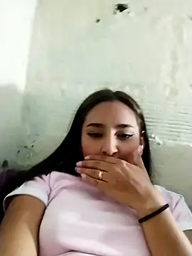 Snapshot of emilyvalencia_1 chatting on 10-12-25, 04:22 emilyvalencia 1 online show from 10-12-25, 04:22