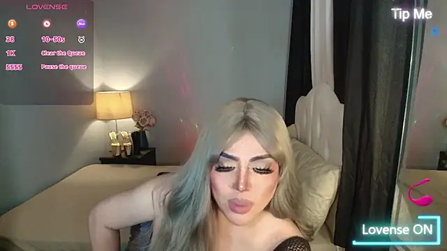 Snapshot of Unforgettable_Maria chatting on 11-13-25, 07:07 Unforgettable Maria online show from 11-13-25, 07:07