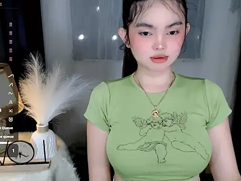 Snapshot of wildest_fantasy chatting on 12-17-25, 04:51 wildest fantasy online show from 12-17-25, 04:51