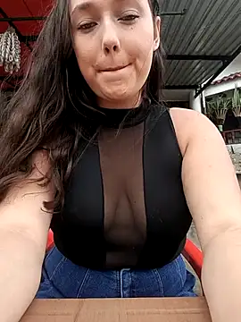 Snapshot of Naughty_Samantha chatting on 10-19-25, 04:18 Naughty Samantha online show from 10-19-25, 04:18