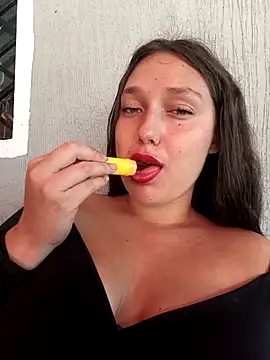 Snapshot of Naughty_Samantha chatting on 12-15-25, 04:00 Naughty Samantha online show from 12-15-25, 04:00