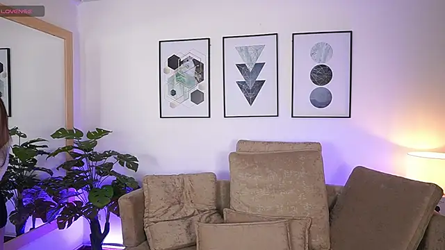 Snapshot of MilaCrave chatting on 09-10-25, 11:43 MilaCrave online show from 09-10-25, 11:43