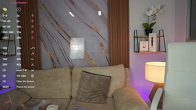 Snapshot of MilaCrave chatting on 09-29-25, 11:48 MilaCrave online show from 09-29-25, 11:48