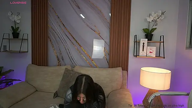 Snapshot of MilaCrave chatting on 09-30-25, 11:37 MilaCrave online show from 09-30-25, 11:37