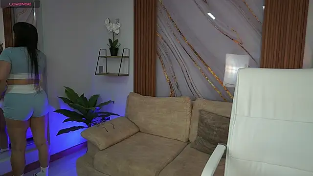 Snapshot of MilaCrave chatting on 10-01-25, 11:49 MilaCrave online show from 10-01-25, 11:49