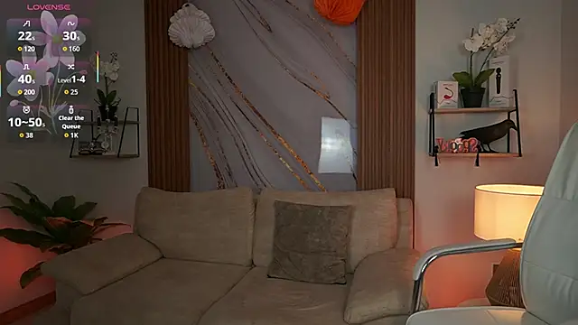 Snapshot of MilaCrave chatting on 10-18-25, 11:44 MilaCrave online show from 10-18-25, 11:44