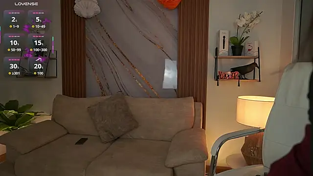 Snapshot of MilaCrave chatting on 10-22-25, 11:43 MilaCrave online show from 10-22-25, 11:43