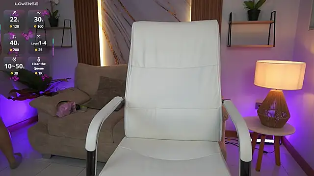 Snapshot of MilaCrave chatting on 12-01-25, 11:37 MilaCrave online show from 12-01-25, 11:37