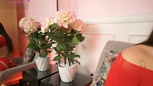 MilaCrave online show from 02-10-26, 11:47