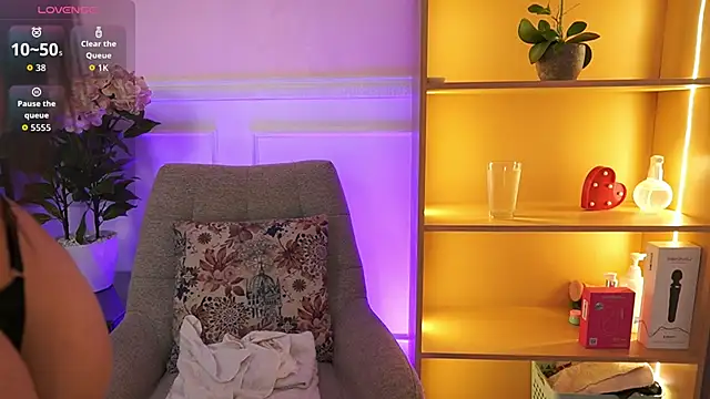 MilaCrave online show from 02-28-26, 11:44