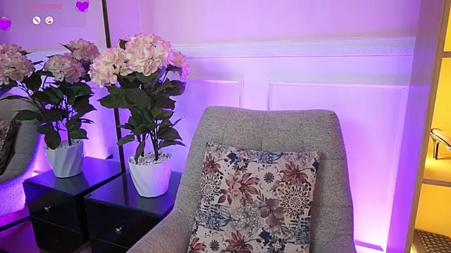 MilaCrave online show from 03-12-26, 12:11