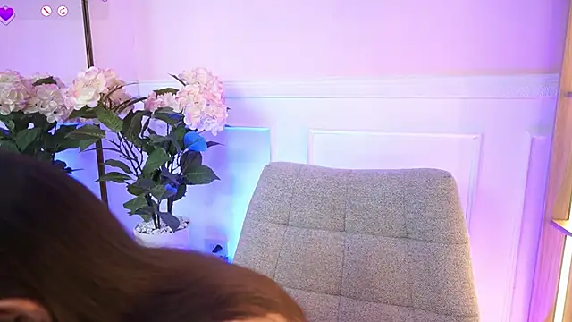 MilaCrave online show from 04-20-26, 12:08