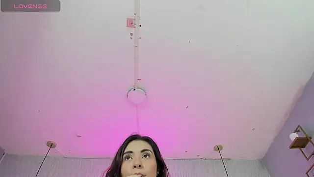 HANNA BASTIAN VC online show from 10-27-25, 01:26