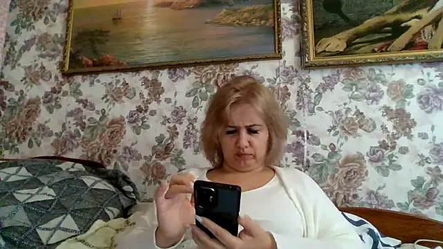 LustyyX online show from 10-06-25, 01:52