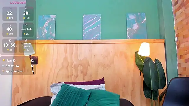 halleylorens online show from 03-03-26, 07:20