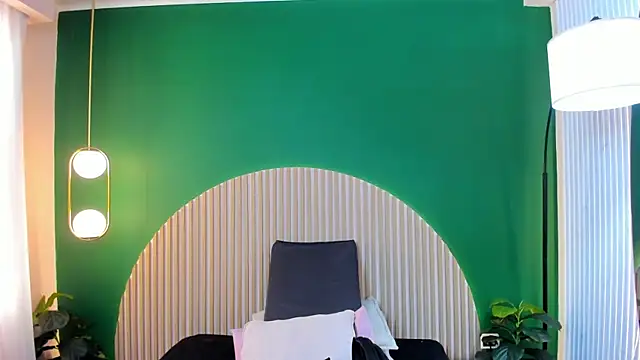 halleylorens online show from 04-12-26, 12:32