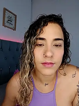 Snapshot of Miss-Melina chatting on 09-24-25, 10:35 Miss-Melina online show from 09-24-25, 10:35