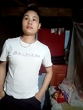 Snapshot of Ruaiuoi chatting on 04-22-26, 12:39 Ruaiuoi online show from 04-22-26, 12:39