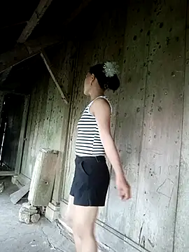 Snapshot of Ruaiuoi chatting on 05-16-26, 09:28 Ruaiuoi online show from 05-16-26, 09:28