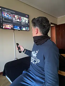 Latinhot31 online show from 02-19-26, 02:46