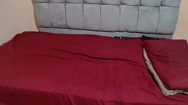 Snapshot of curveAss222 chatting on 11-03-25, 10:32 curveAss222 online show from 11-03-25, 10:32