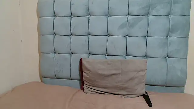 Snapshot of curveAss222 chatting on 11-07-25, 04:07 curveAss222 online show from 11-07-25, 04:07