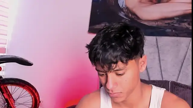 ZYZZ1312 online show from 11-05-25, 04:29