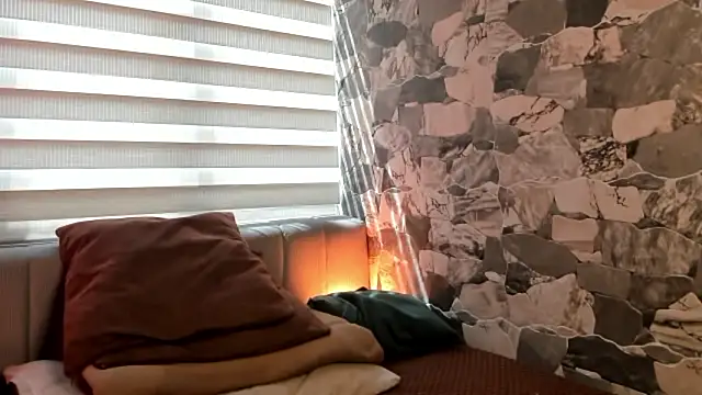 ZYZZ1312 online show from 02-09-26, 07:18