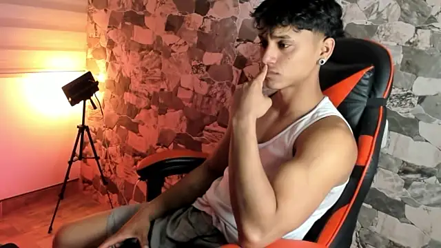 Snapshot of ZYZZ1312 chatting on 06-25-26, 01:16 ZYZZ1312 online show from 06-25-26, 01:16