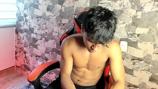 Snapshot of ZYZZ1312 chatting on 08-01-26, 03:55 ZYZZ1312 online show from 08-01-26, 03:55