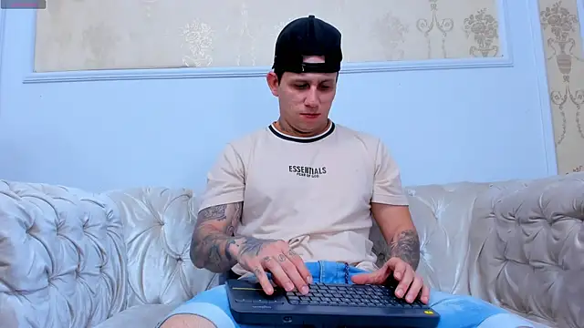 Snapshot of Scott_Clark chatting on 12-16-25, 10:53 Scott Clark online show from 12-16-25, 10:53