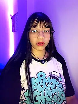 Snapshot of Iwarii chatting on 02-13-26, 05:36 Iwarii online show from 02-13-26, 05:36