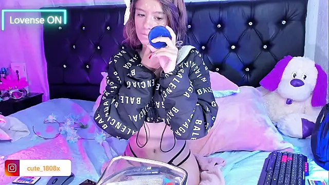 Snapshot of Sofiia_cute_ chatting on 02-03-26, 06:40 Sofiia cute online show from 02-03-26, 06:40