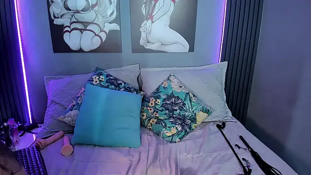 Zara Snow online show from 11-20-25, 01:17