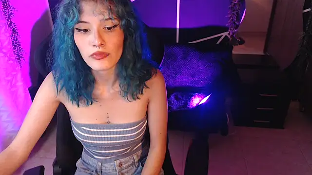 Snapshot of LITTLENAMI_ chatting on 10-18-25, 12:13 LITTLENAMI online show from 10-18-25, 12:13