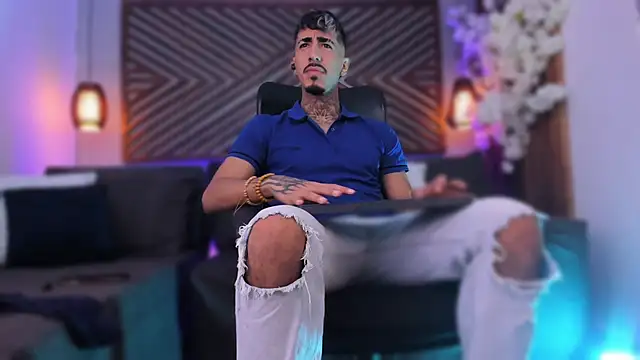 Donovan Desmond online show from 02-06-26, 03:44