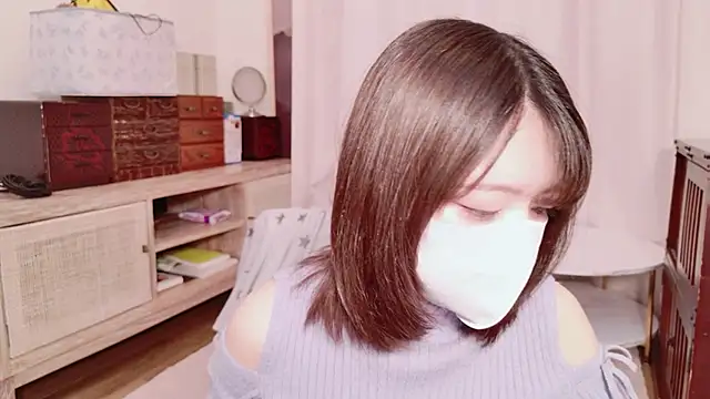 Azusa DoMybest online show from 03-18-26, 06:38