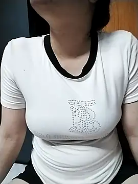 Snapshot of Mie_rose chatting on 04-25-26, 01:36 Mie rose online show from 04-25-26, 01:36