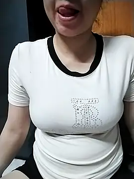 Snapshot of Mie_rose chatting on 04-25-26, 01:41 Mie rose online show from 04-25-26, 01:41