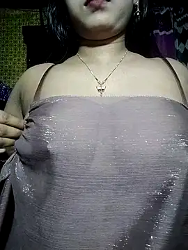 Snapshot of Hot-Hot chatting on 01-08-26, 04:09 Hot-Hot online show from 01-08-26, 04:09