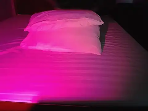 Snapshot of ahoa_Tk chatting on 10-20-25, 05:19 ahoa Tk online show from 10-20-25, 05:19