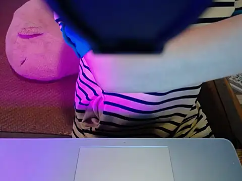 Snapshot of ahoa_Tk chatting on 11-13-25, 05:50 ahoa Tk online show from 11-13-25, 05:50