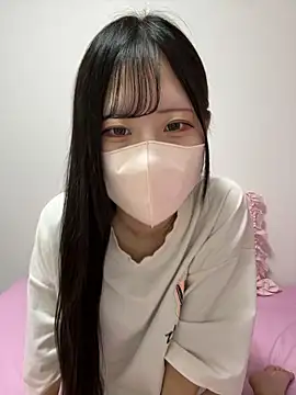 Snapshot of noa_uxu chatting on 10-10-25, 11:09 noa uxu online show from 10-10-25, 11:09
