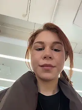 Snapshot of RosieSecret chatting on 02-19-26, 08:10 RosieSecret online show from 02-19-26, 08:10