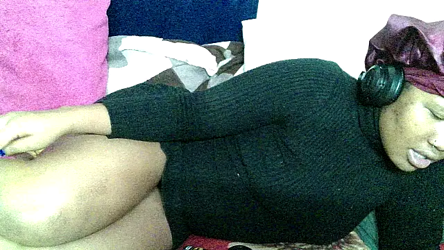 BUNNYCHOWX28 online show from 01-10-26, 05:48