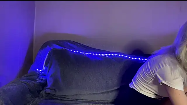 Snapshot of snowy_lisa chatting on 02-11-26, 01:16 snowy lisa online show from 02-11-26, 01:16