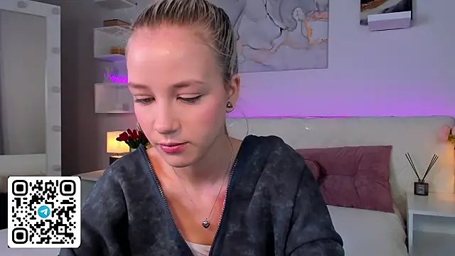 Snapshot of Anellyball chatting on 02-16-26, 09:49 Anellyball online show from 02-16-26, 09:49