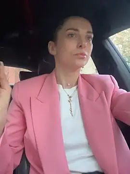 EllyLynn online show from 04-19-26, 05:01